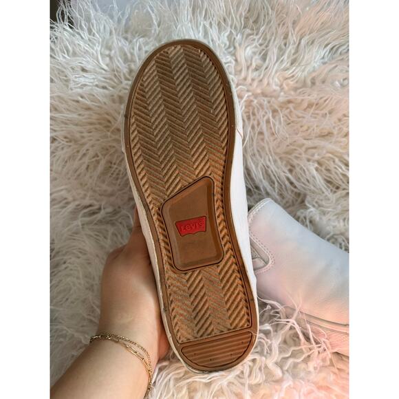 9.5 Women Levi white slip on shoes - Picture 7 of 8